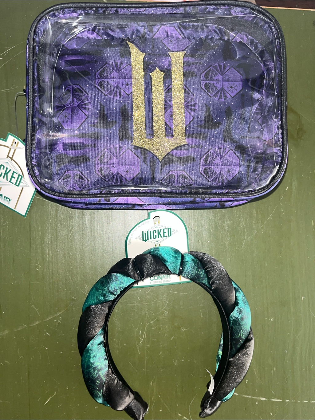 Wicked Conair Cosmetic Case With Conair Headband